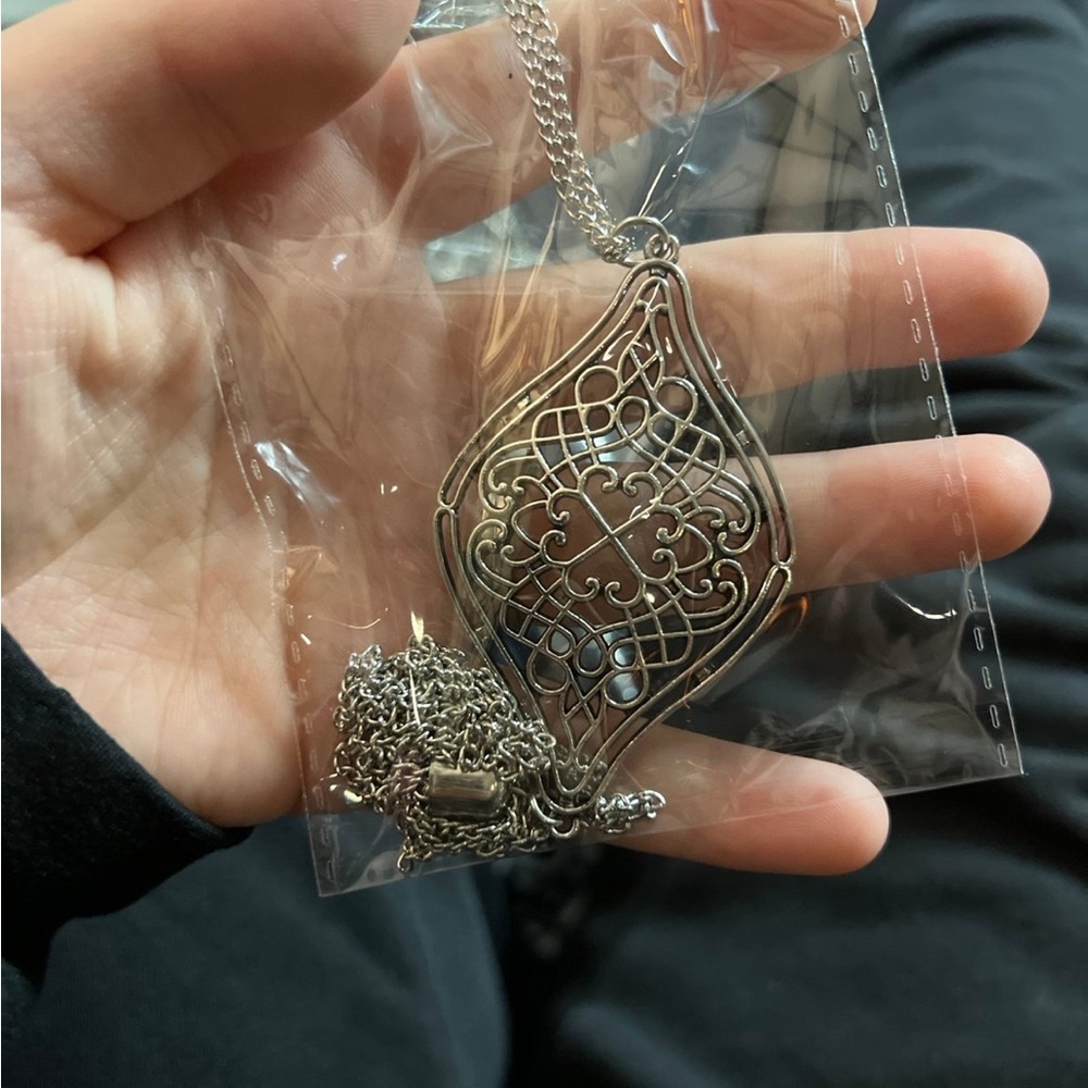 Paparazzi Silver Filigree Necklace Intricate Design